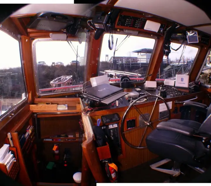 CASCADE wheelhouse and navigation station